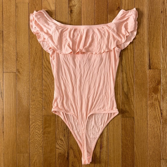 Express Pink Ruffled Bodysuit Size Medium - Picture 9 of 9